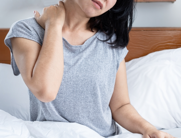 회전근개 어깨통증 세라밴드운동 어깨운동 오십견 어깨재활 근육강화 통증관리 자가치료 물리치료