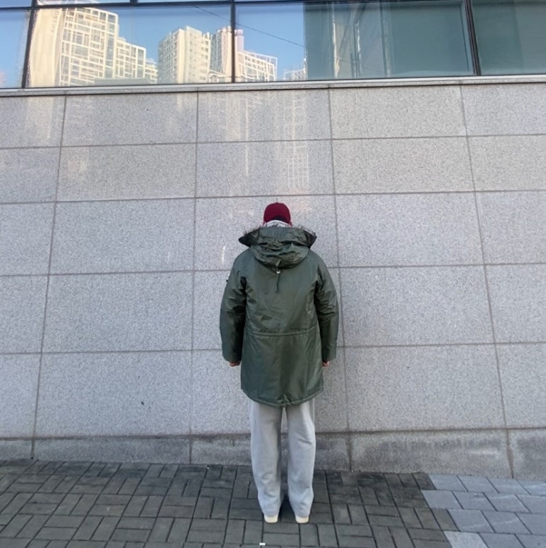 데일리룩('25.12.26.)로스코 N-3B 패딩 스노클 파카, 윅 NEWYORK USA 워싱 빈티지볼캡, 토피 후드티 집업, 토피 벌룬 와이드팬츠, 아디다스 슈퍼스타 82 레드