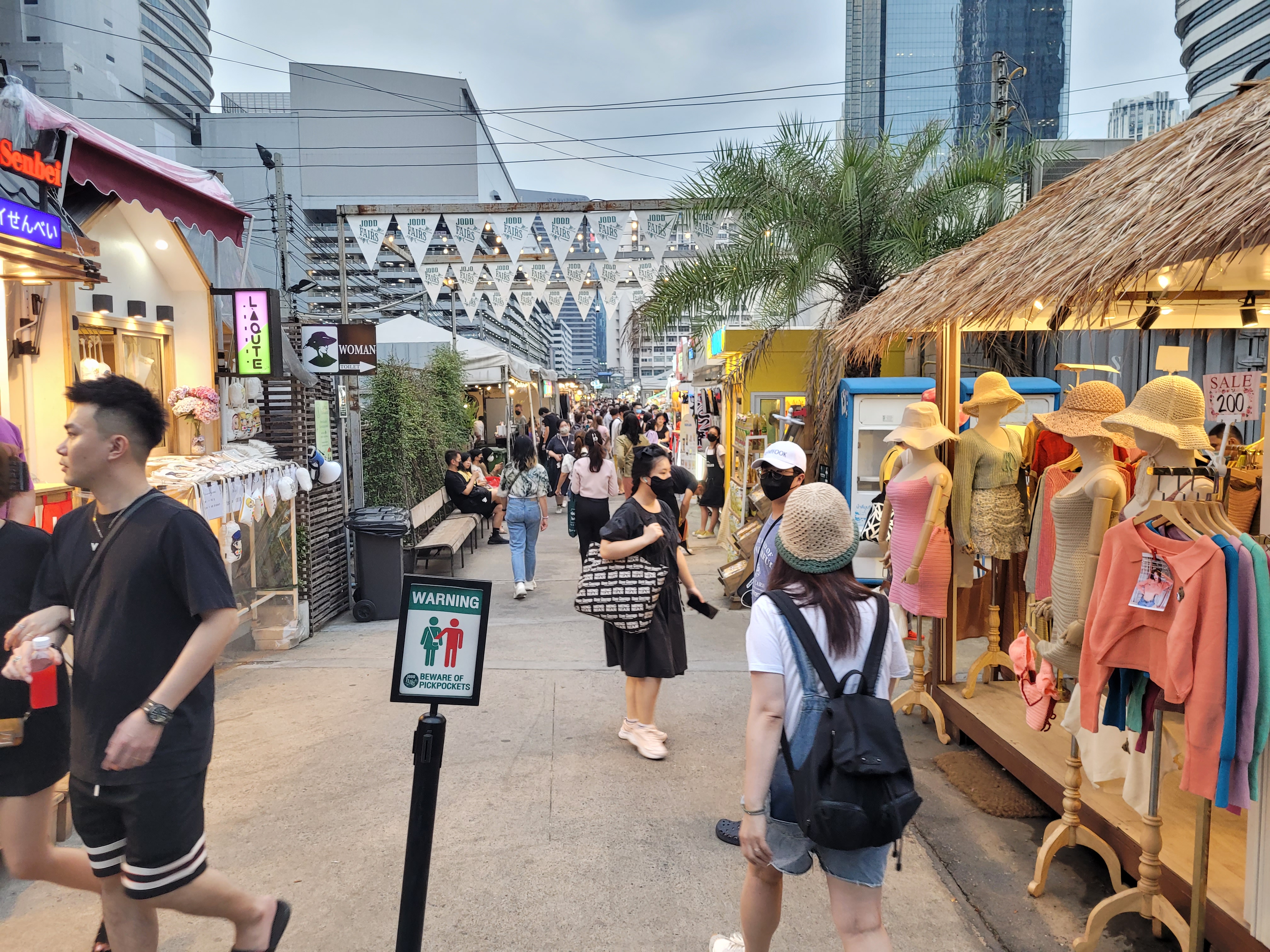 조드페어 야시장 입구