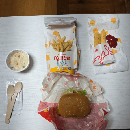 롯데리아 수유역점 포장구성