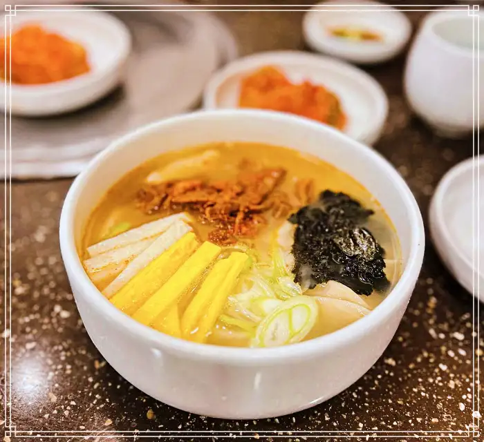 켄싱턴호텔 국회의사당역 여의도 맛집 손만두 떡국, 김치만두 만두국, 술국