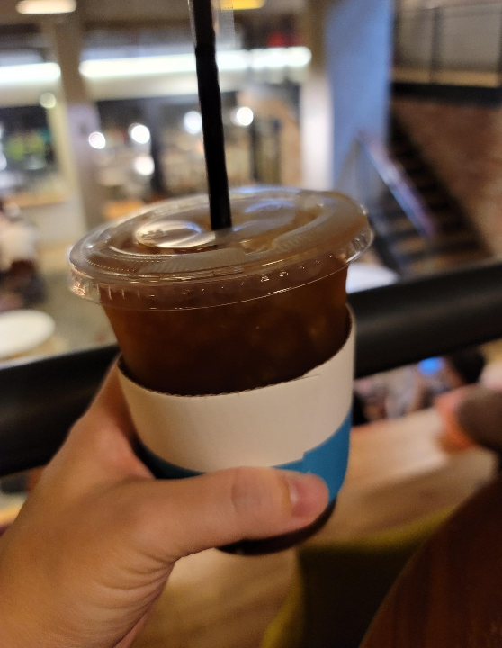 지하 2층에서 커피 한잔