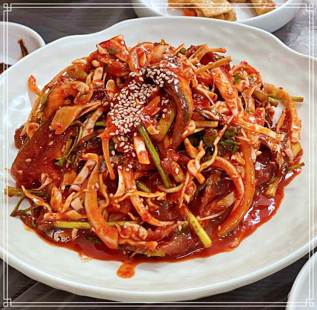 남해 독일마을 맛집 생멸치 조림, 멸치 쌈밥