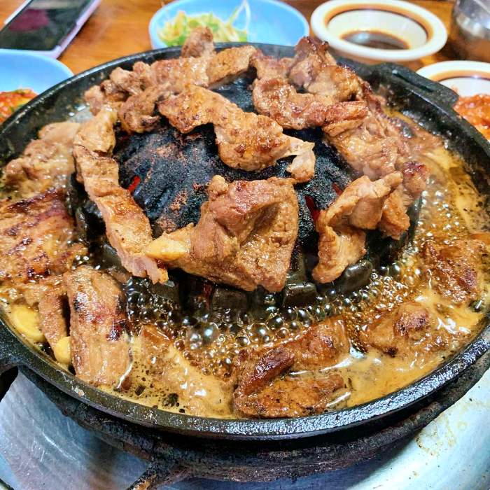 토요일은 밥이좋아 천안 돼지갈비 맛집 30년 노포 돼지갈빗집 물냉면 된장찌개 육즙 졸여주는 불판 한해 게스트 토밥 좋아 추천 방송정보