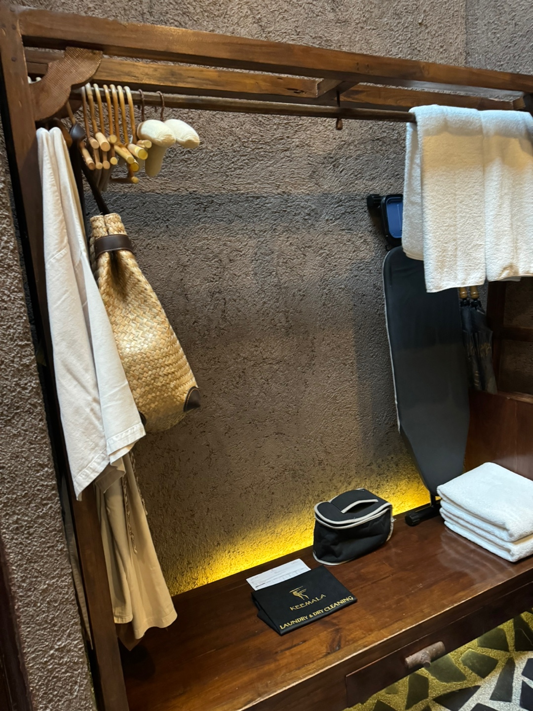 Clay Pool Cottage room