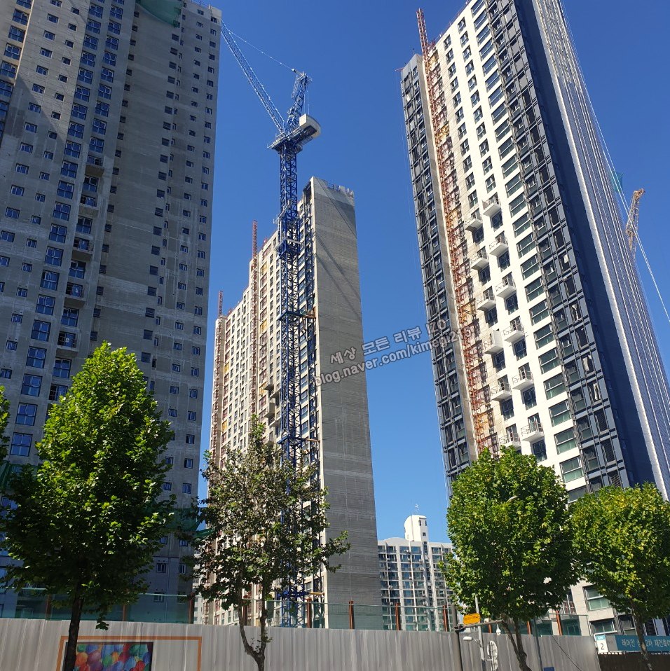 준공중인 오피스텔 모습