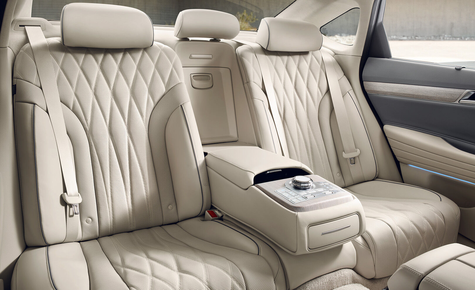 G80 가솔린 2.5 터보 / 가솔린 3.5 실내디자인 뒷좌석 전동 및 통풍 &amp; 열선 시트