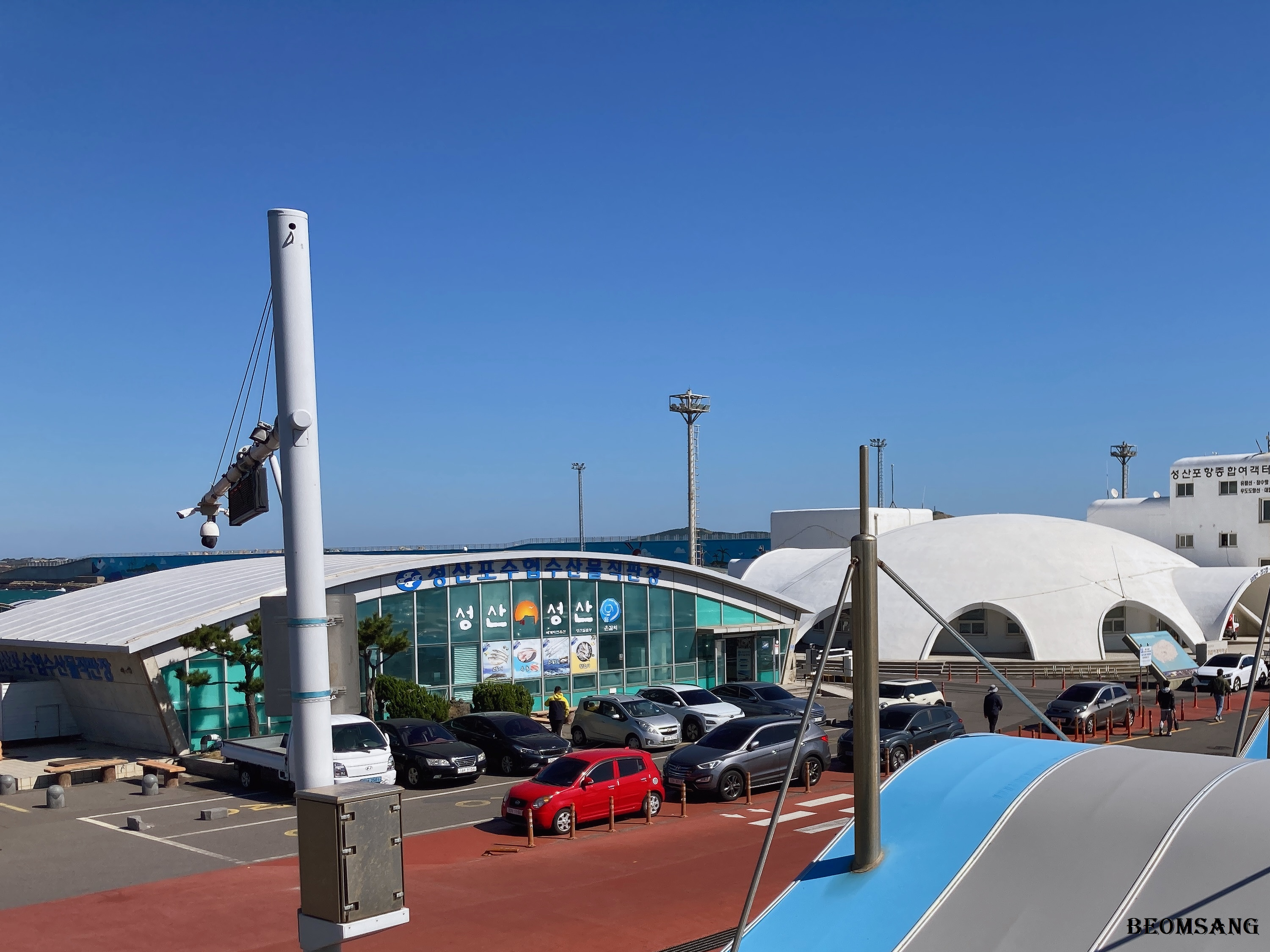 제주도 우도 가는 방법으로 성산포항종합여객터미널로 갑니다.