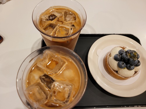 라운드앤드-덕수궁-맛집-시청역-베이커리-카페-블루베리타르트-커피-추천-맛집