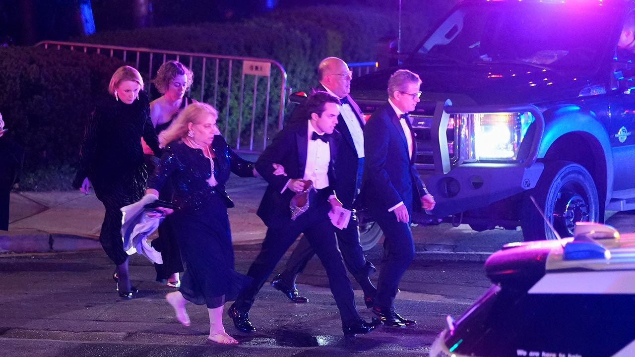 트럼프 피신 영상: 백악관 기자단 만찬 총격 사건 발생 ❘ 현장 상황·피신 경로·용의자 체포 실시간 분석