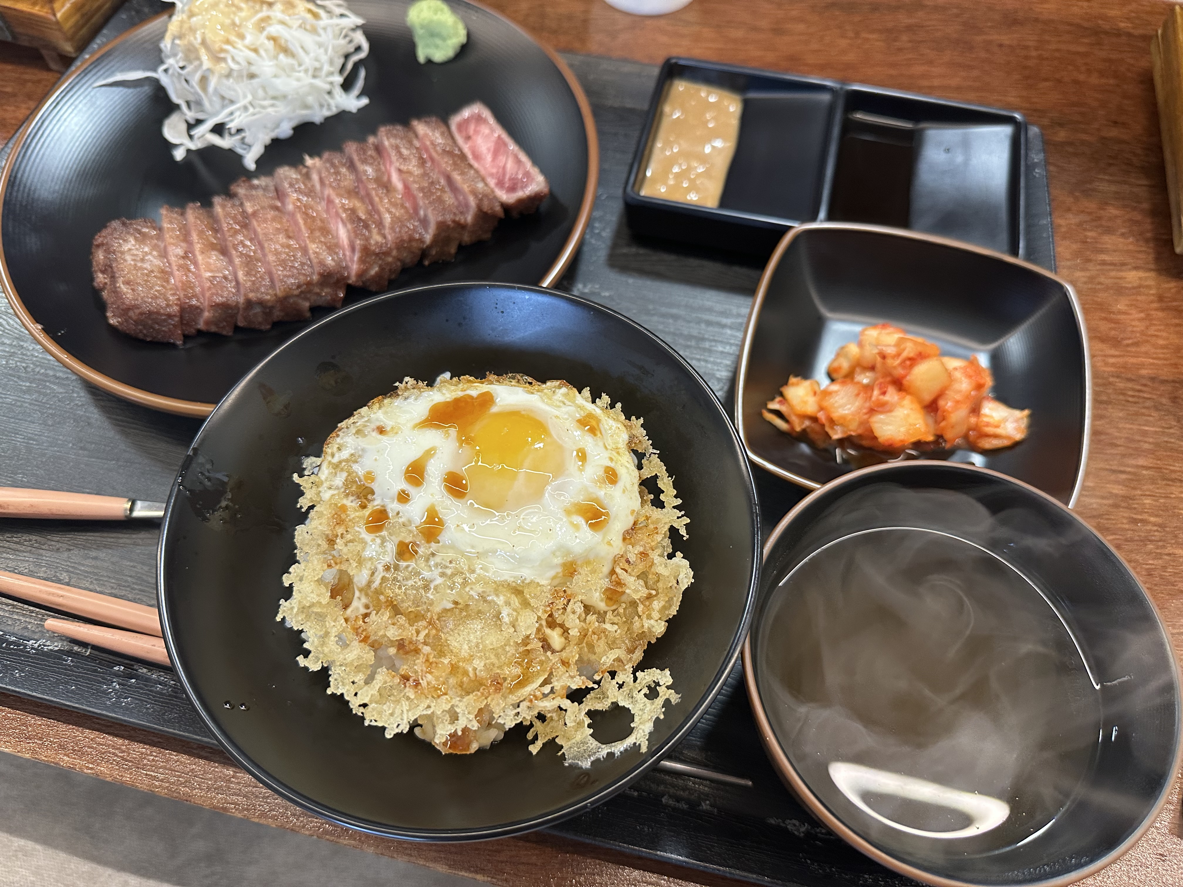 용산 맛집 규카츠정 추천(용산 삼각지 맛집, 규카츠, 직접 화로에 구워먹는, 나만의 화로, 규카츠 정식, 규카츠 타마고텐동 정식, 계란덮밥, 계란튀김, 직원들 모두 친절, 서비스 최고, 인기만점, 웨이팅 대기 주의, 밥 리필 무료)
