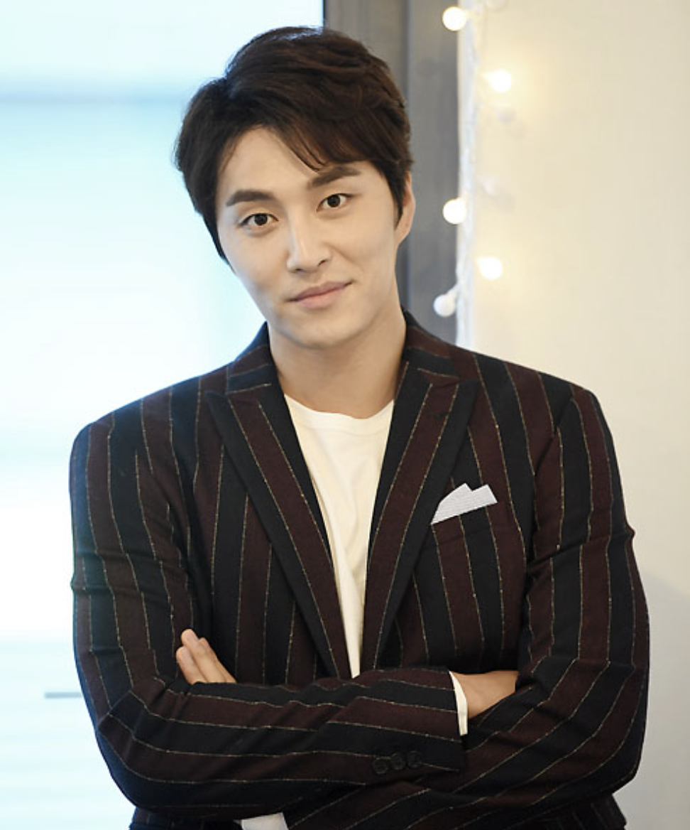 민우혁 외모
