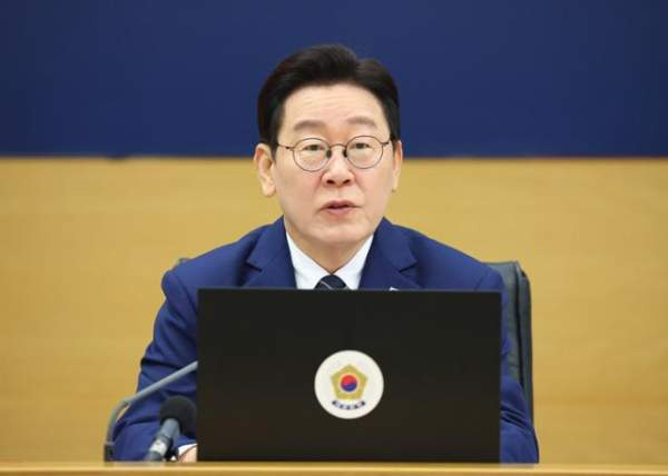 이재명 대통령 정부세종청사 국무회의 주재 에너지 비상대책 및 자동차 5부제 검토 지시 현장 분석