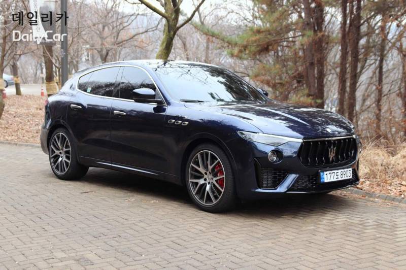 마세라티 르반떼 모데나 S