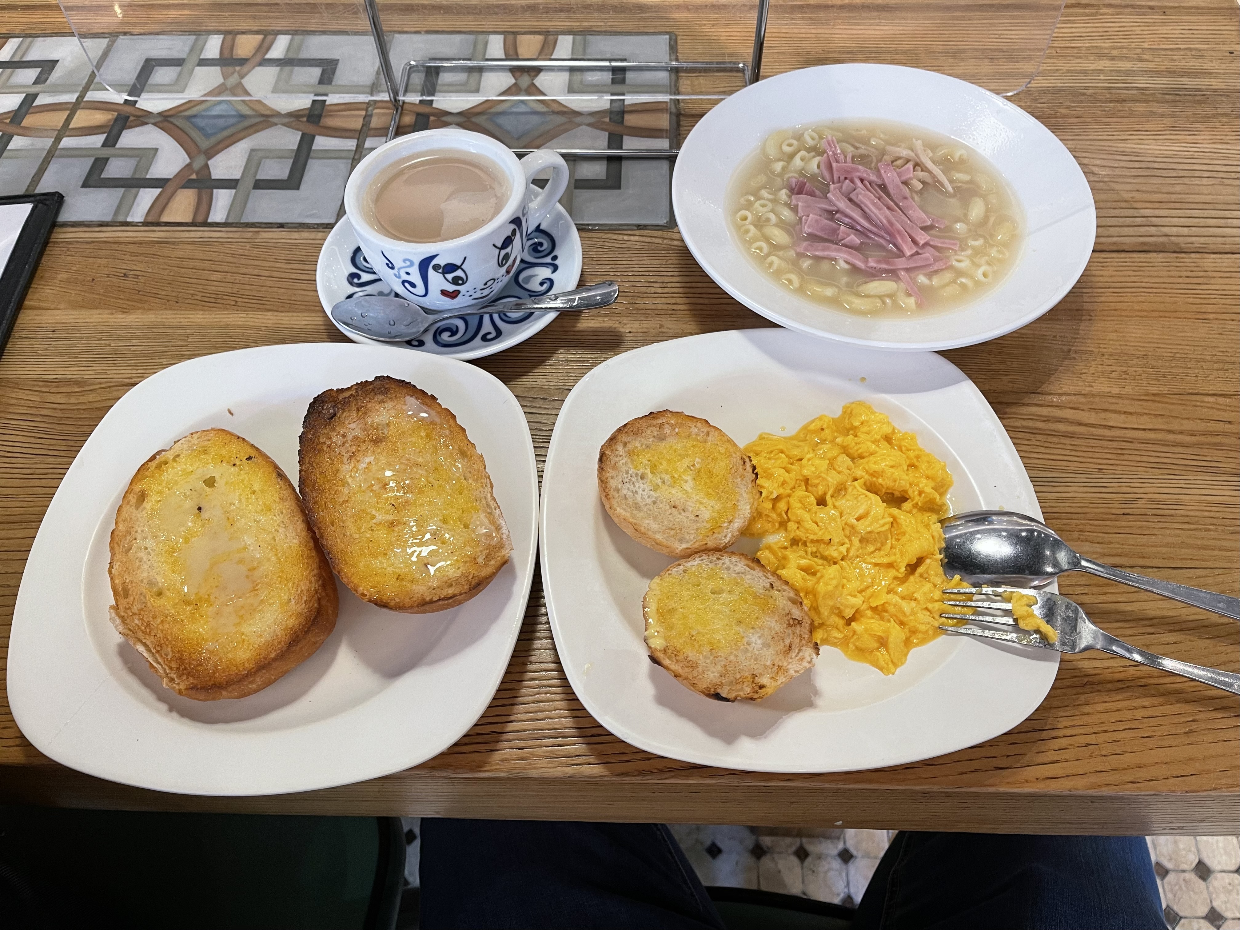 Tsui Wah Breakfast Set B와 연유버터 빵