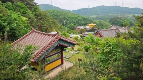 안성 법등사 : 비봉산의 정기와 자비의 등불이 머무는 고즈넉한 사찰