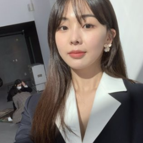 금새록 인스타 셀카