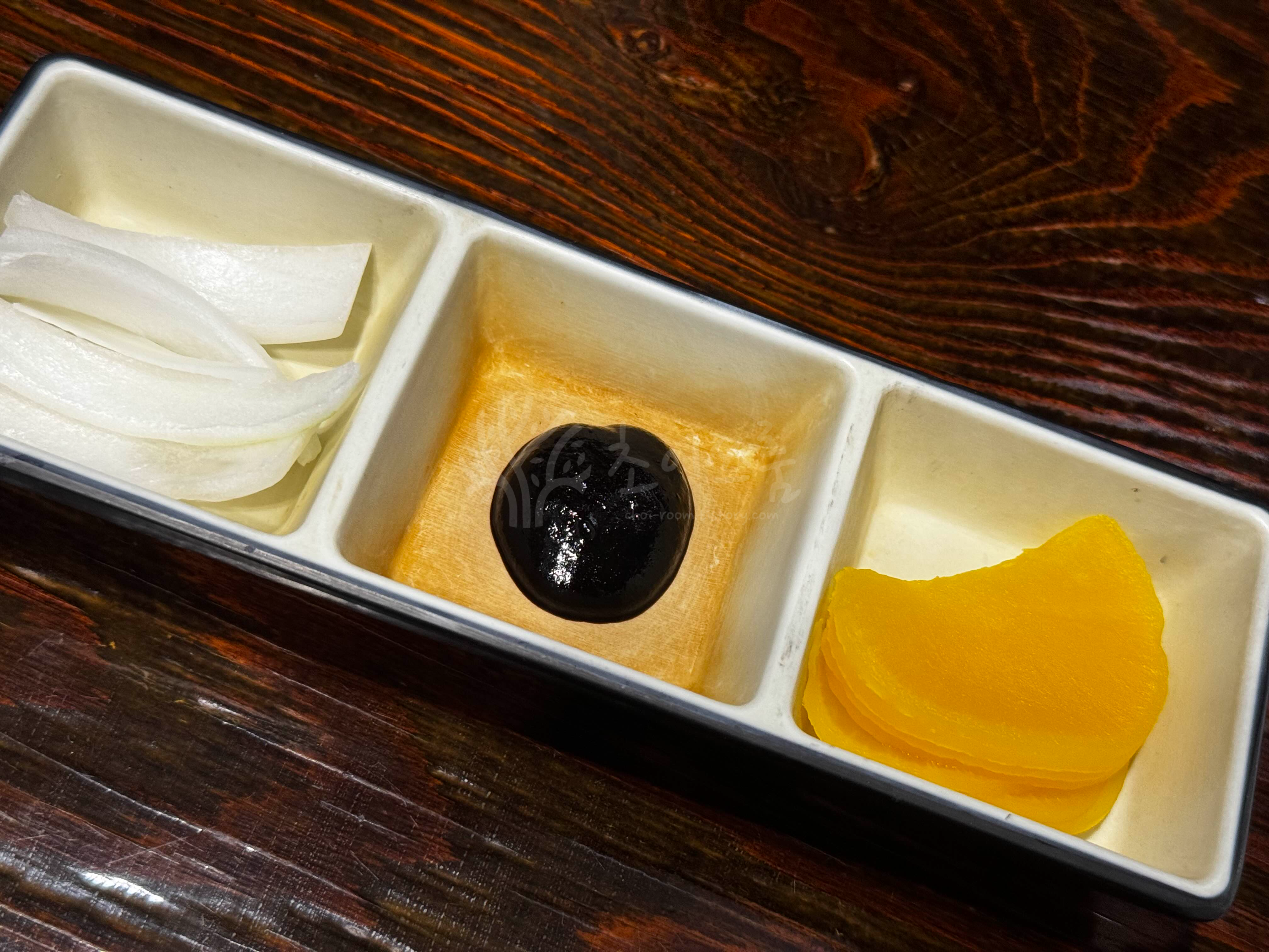 양파&amp;#44; 춘장&amp;#44; 단무지