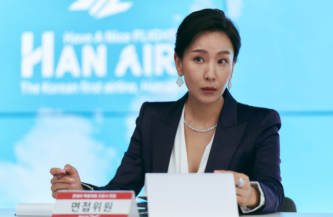 영화 파일럿 한에어 노문영 이사 유재명 배우 스틸컷