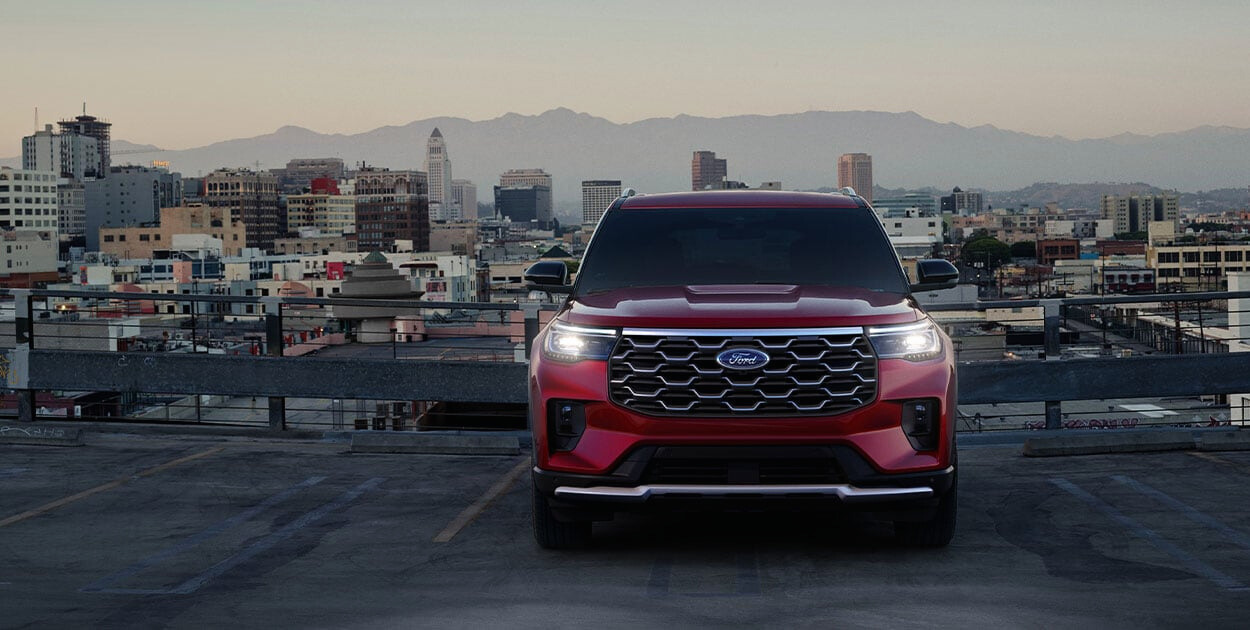 13.2인치 스크린이 적용된 더 뉴 포드 익스플로러 실내