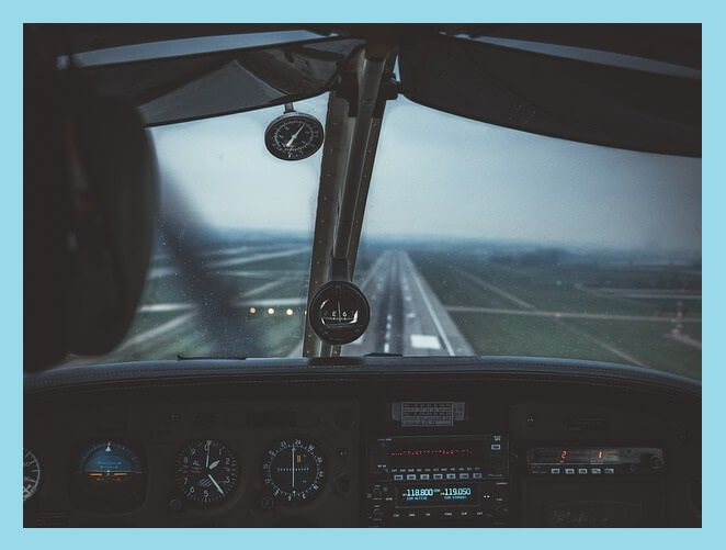 비행기-조종석-창문