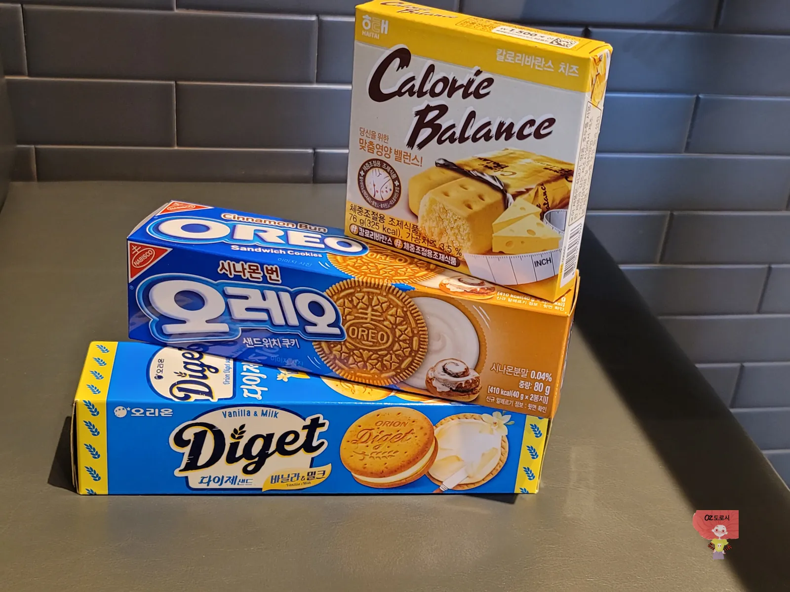 다이소-내-최애-과자들-칼로리바-오레오-시나몬-번-오리온-다이제샌드-사진
