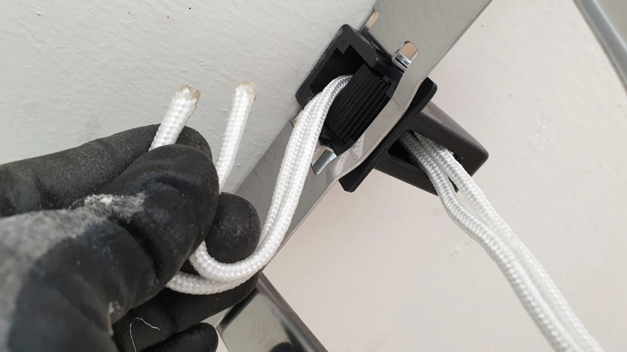 건조대 줄 끼우는 방향