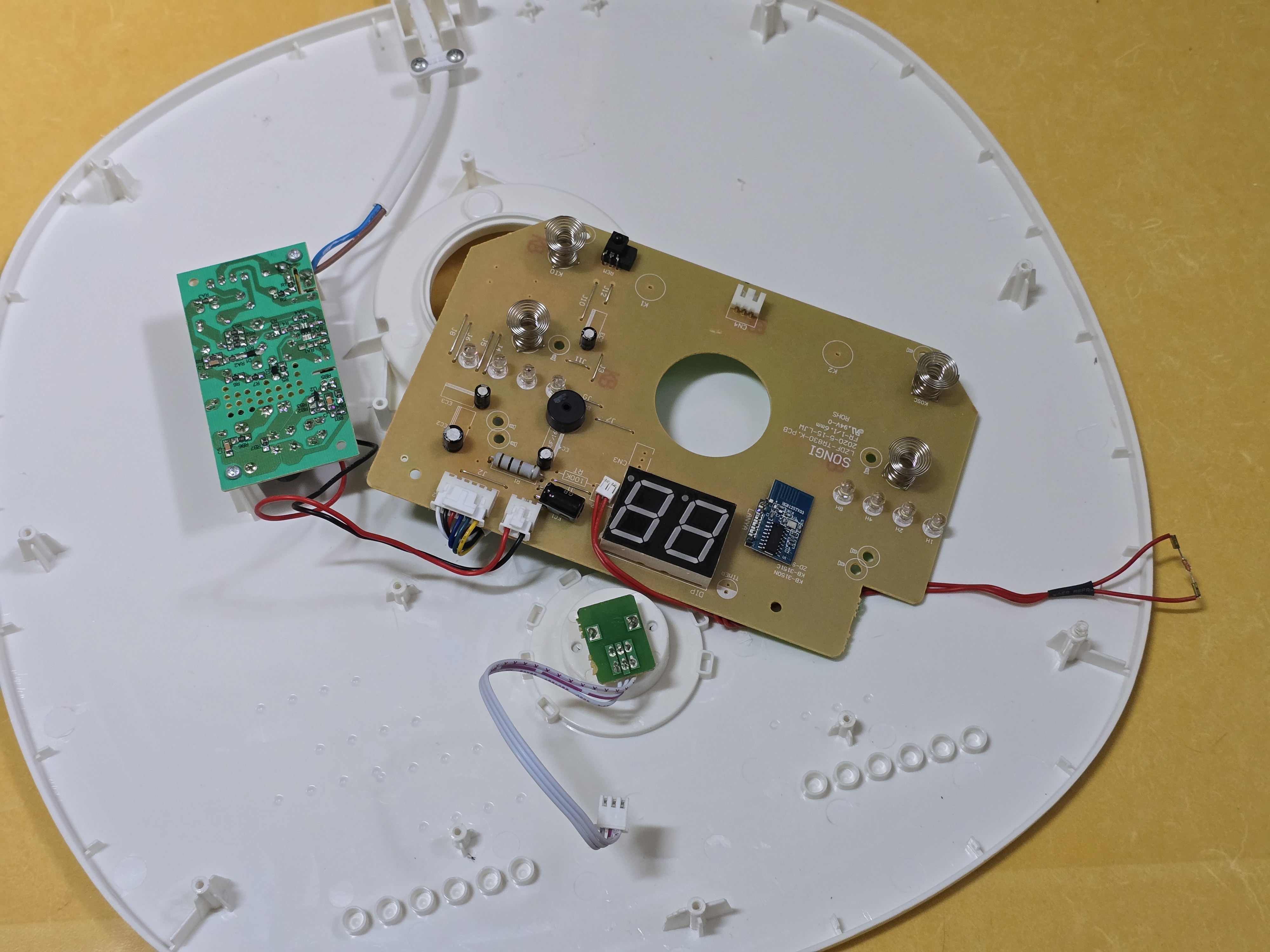 선풍기 분해 수리에 대한 사진