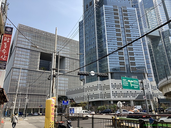 지하철 신용산역 주변 빌딩