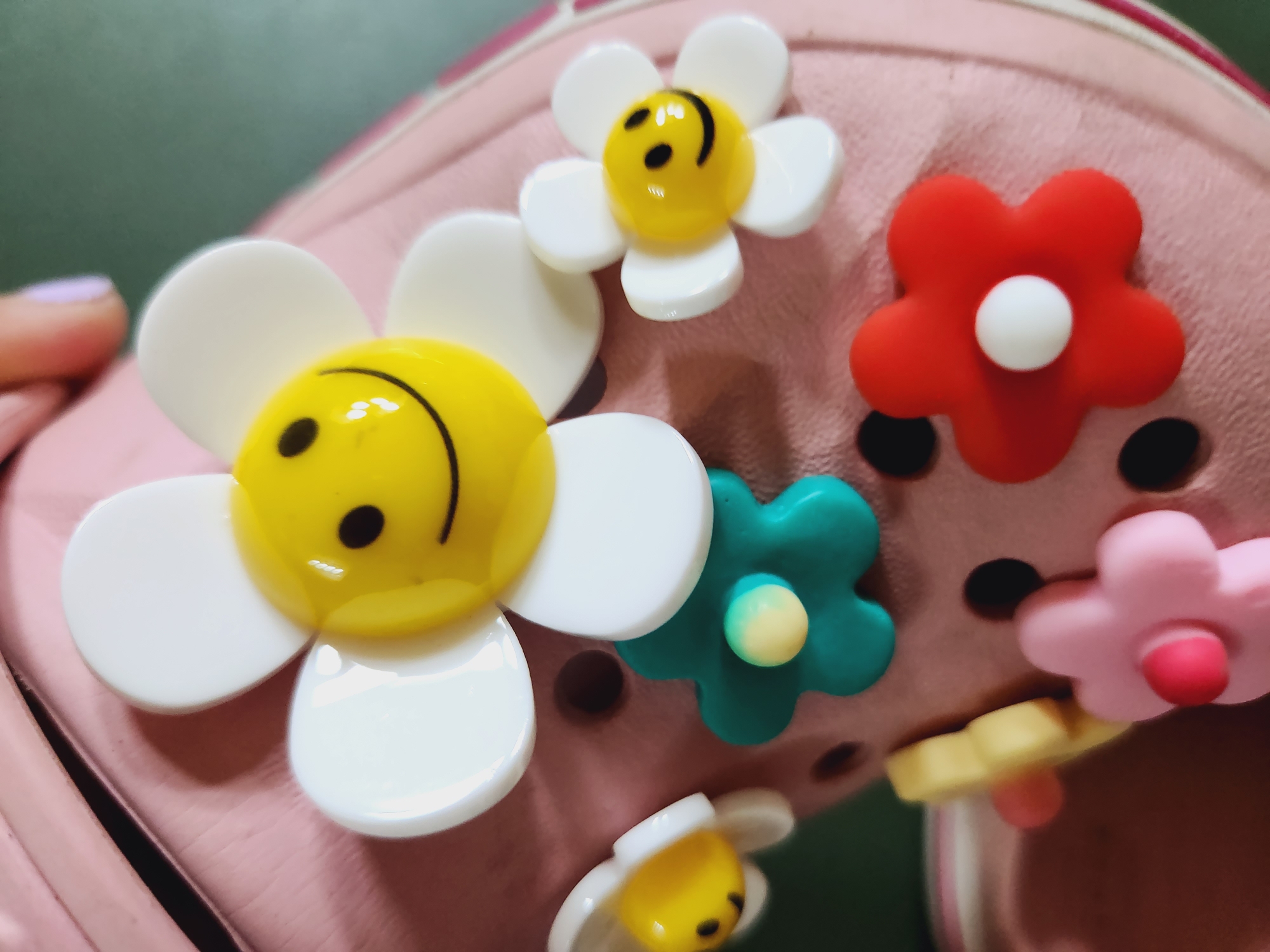 크록스 지비츠 파츠 세트 스마일 데이지 플라워 레인보우 프렌즈