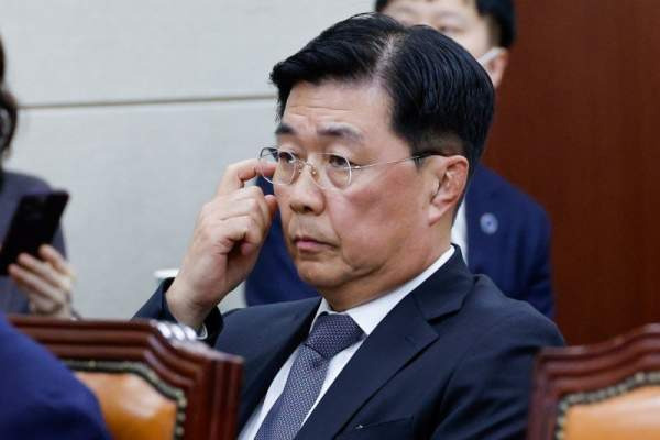 홍장원 메모 왼손잡이 논란