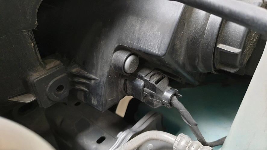 전원 잭 끼운 모습