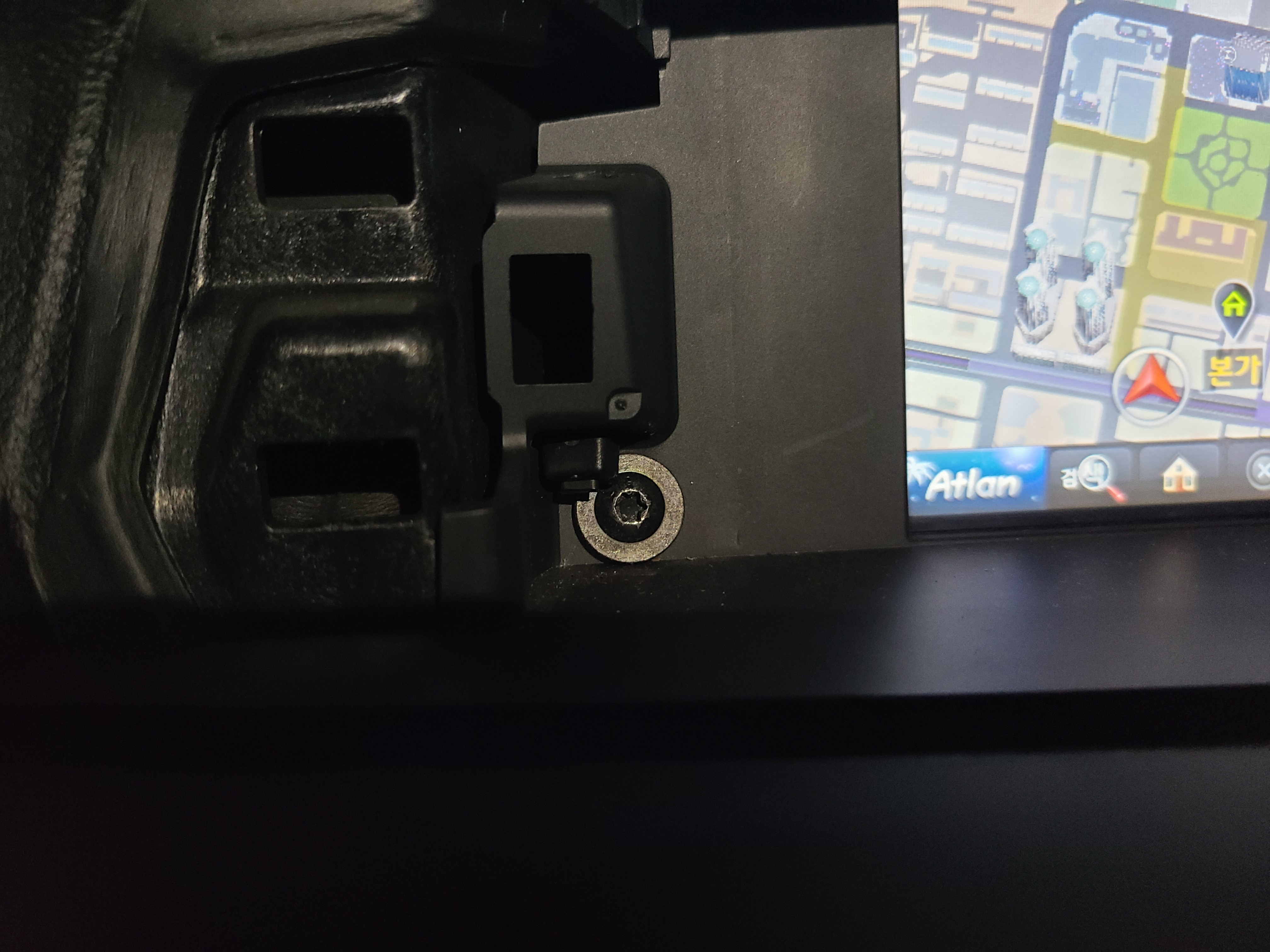 뉴sm5 네비게이션 고정 볼트