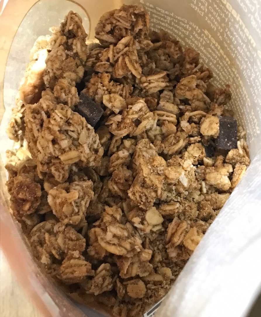 다크초콜릿칩이 들어있고 시나몬 향이 납니다