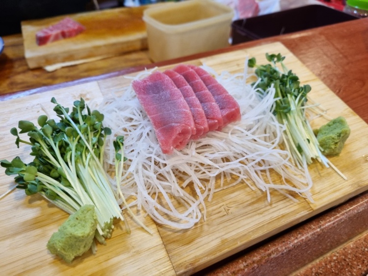 풍문으로 들었소 무한리필 뱃살 가마도로 배꼽살 참다랑어 참치회 맛있는 횟집 홍대 연남동 맛집 추천