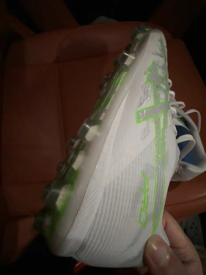 아식스 아크로스 3의 실물 사진 이미지