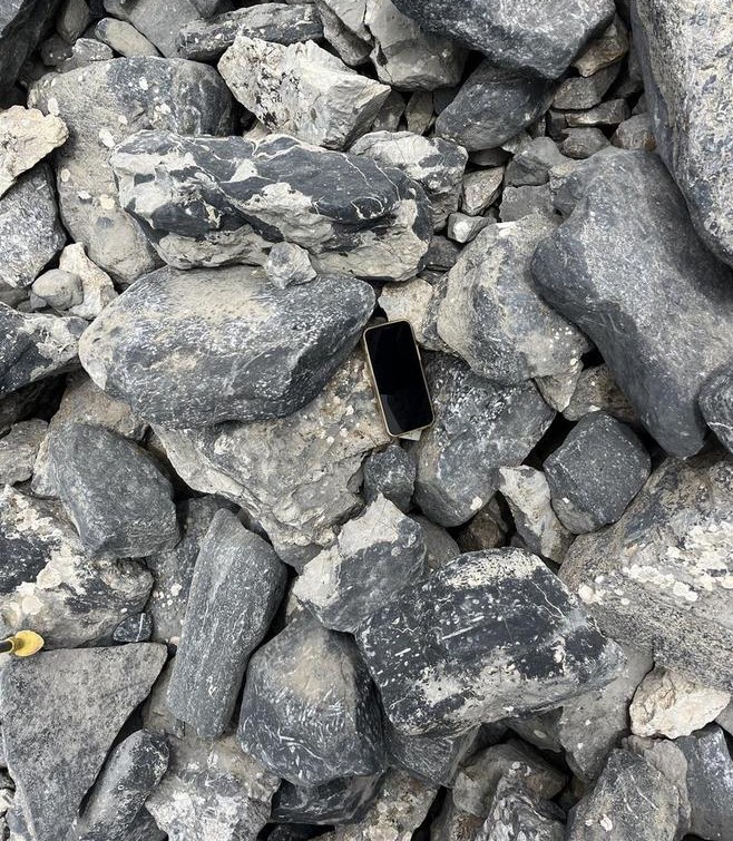 신장 우순 고도에서 잃어버린 휴대폰, 3년 후 5000km 떨어진 광둥 집으로 돌아오다