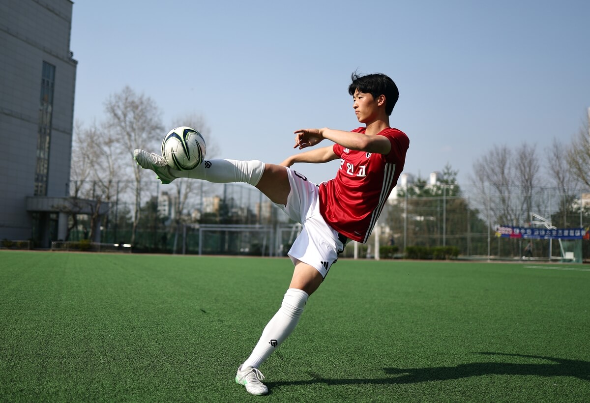 보인고 배승균, 페예노르트 1군 입단&hellip;17세 유망주의 유럽 도전기