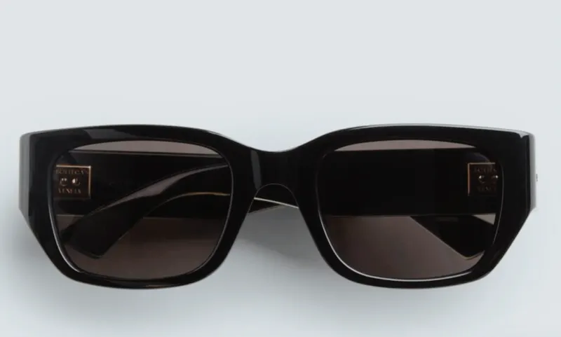 RM 보테가 베네타, RM 공항패션, BTS RM 보테가 베네타, RM 밀라노 패션위크, RM 오디세이 트롤리, 보테가 베네타 인트레치아토, 보테가 베네타 공항패션, 조용한 럭셔리, 실용적 럭셔리, BTS RM 패션, 2026 밀라노 패션위크, RM 럭셔리 패션, RM 스타일링, 보테가 베네타 가방, RM 런웨이 패션