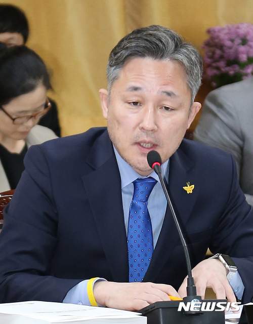 표창원