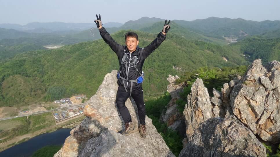100대 명산 등산하기 서른아홉번째 홍천 팔봉산 바위 능선이 선물하는 짜릿한 풍경과 사계절 매력 탐험기