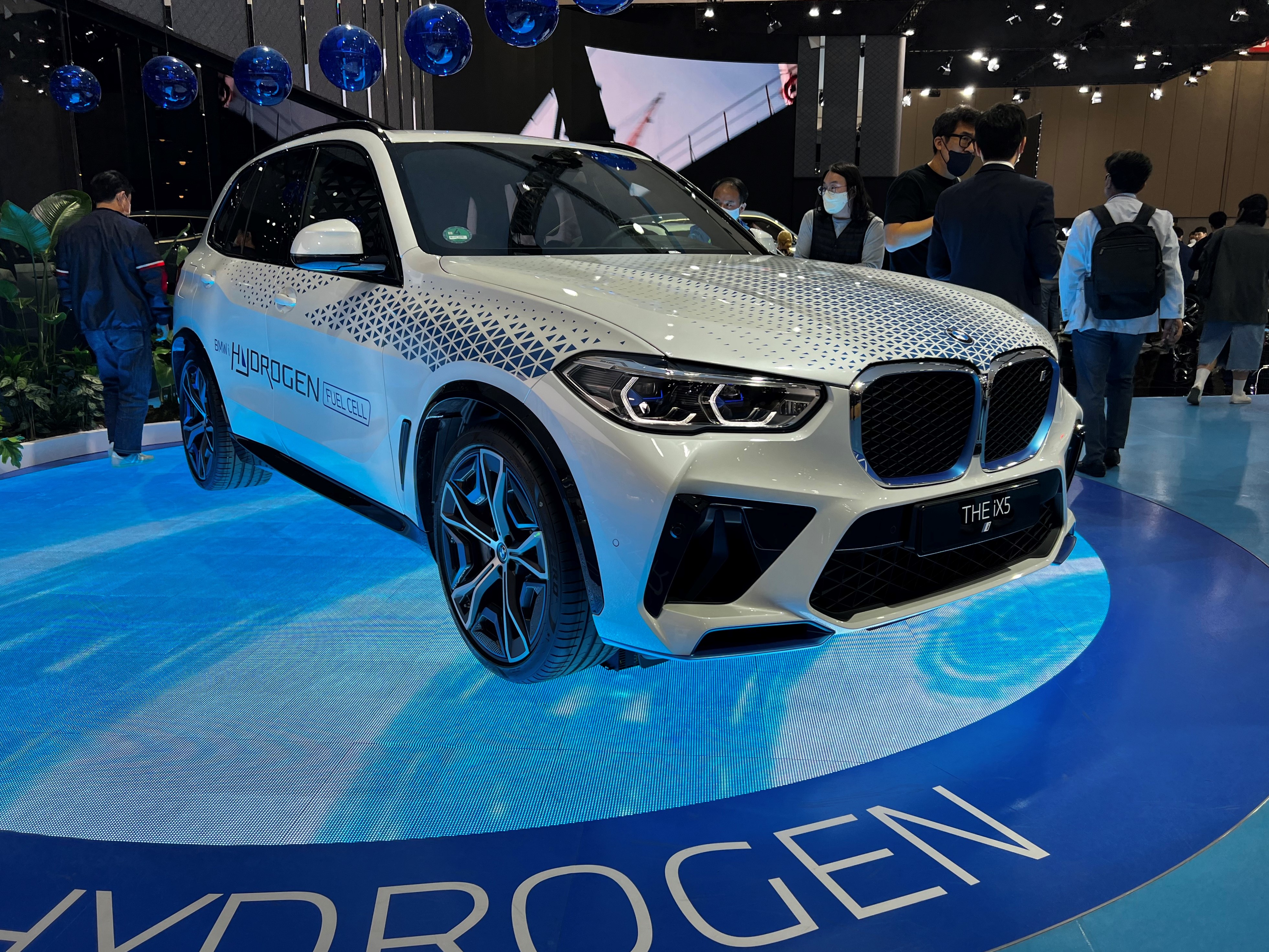 BMW iX5 하이드로젠 프로토타입