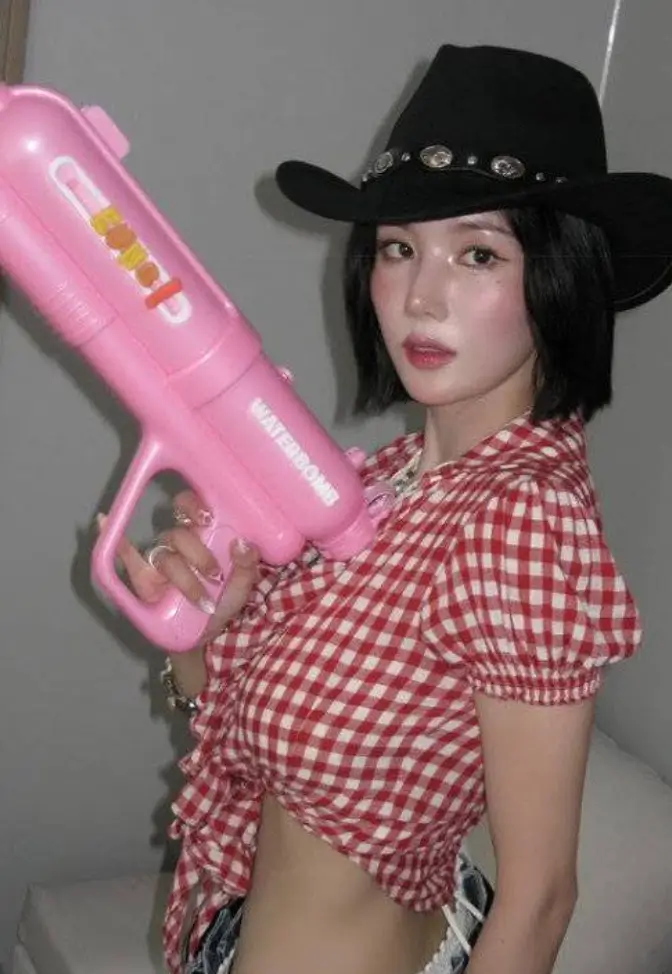 권은비 워터밤