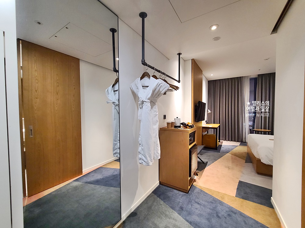 L7 홍대 바이 롯데 스탠다드 더블 룸 꼼꼼후기