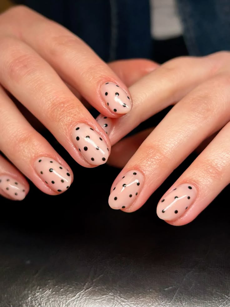 블랙 도트 프렌치