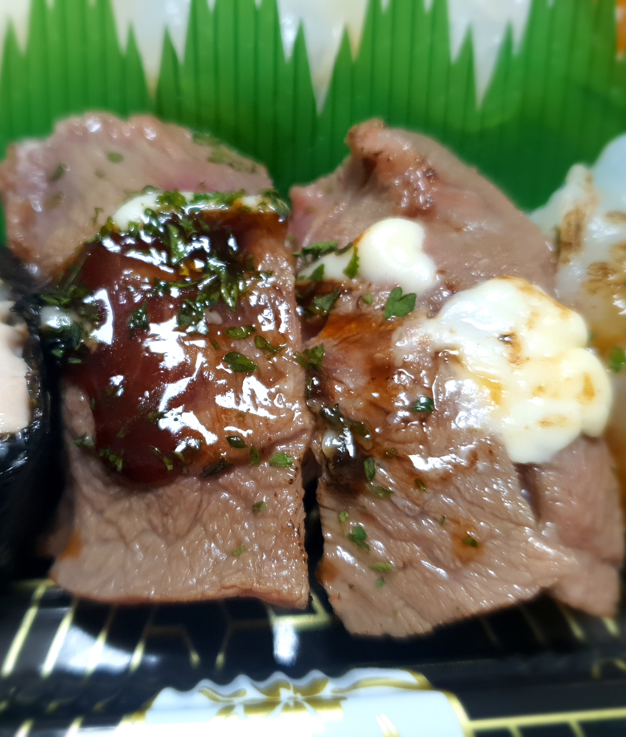 소고기그릴초밥-사진입니다.