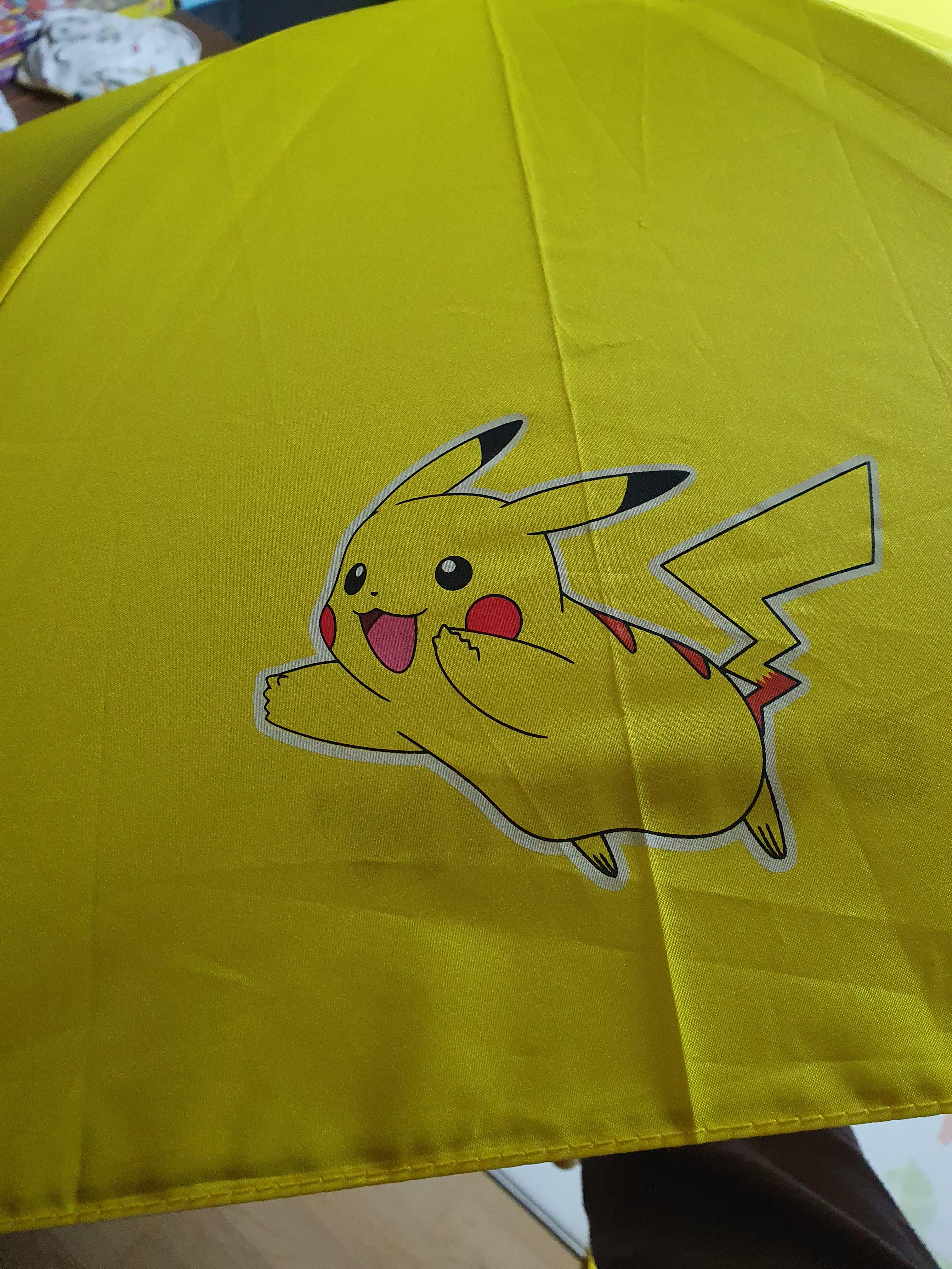 던킨에서 팔았던 피카츄 우산의 피카츄 프린팅