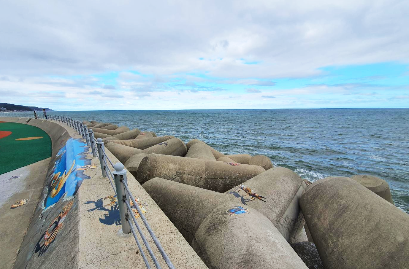 경북 영덕군 해파랑공원 방파제 그림