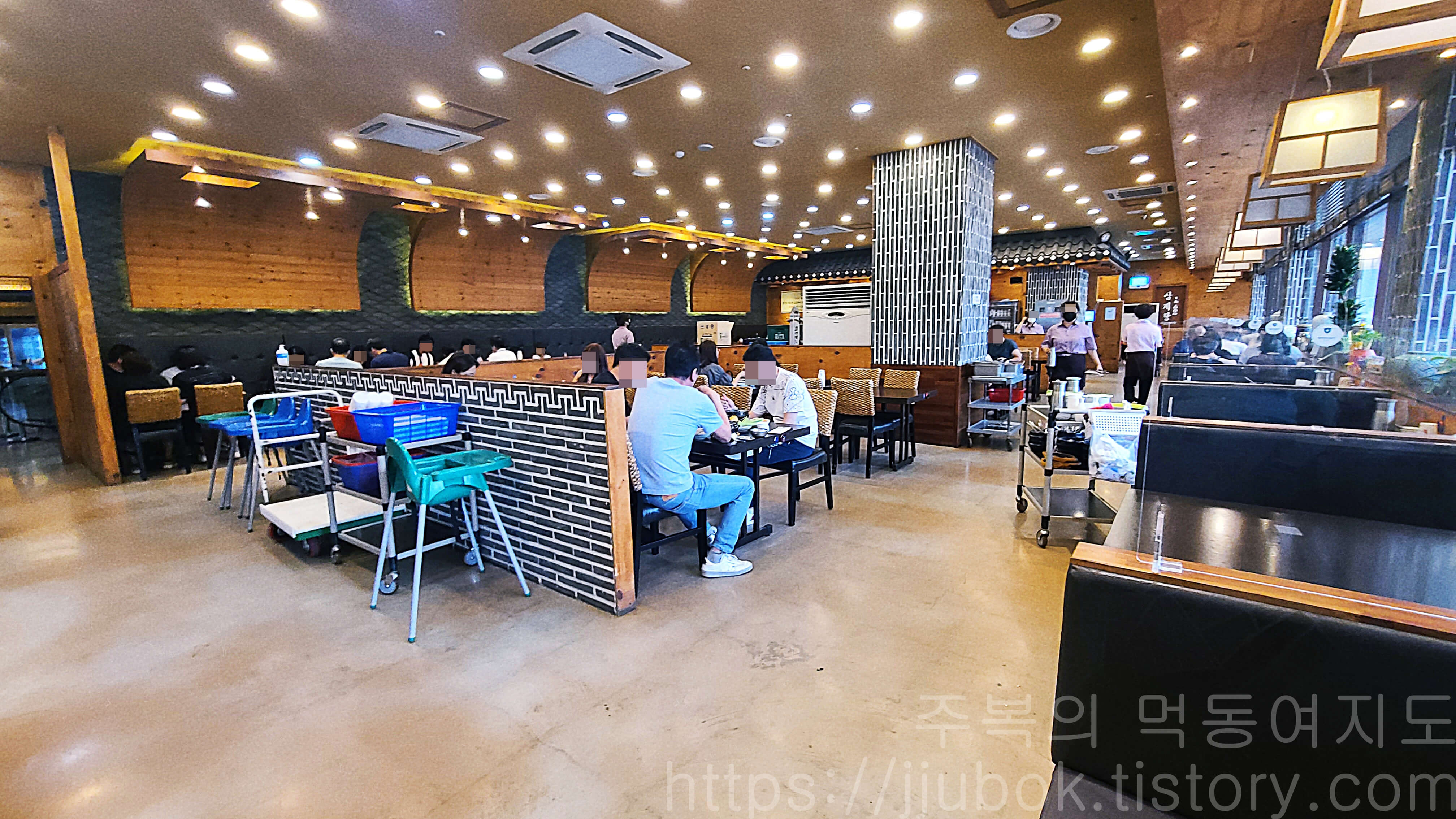 경복궁삼계탕-송도점-내부-2