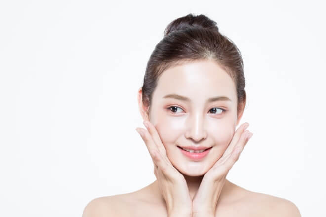 기미 없는 깨끗한 얼굴